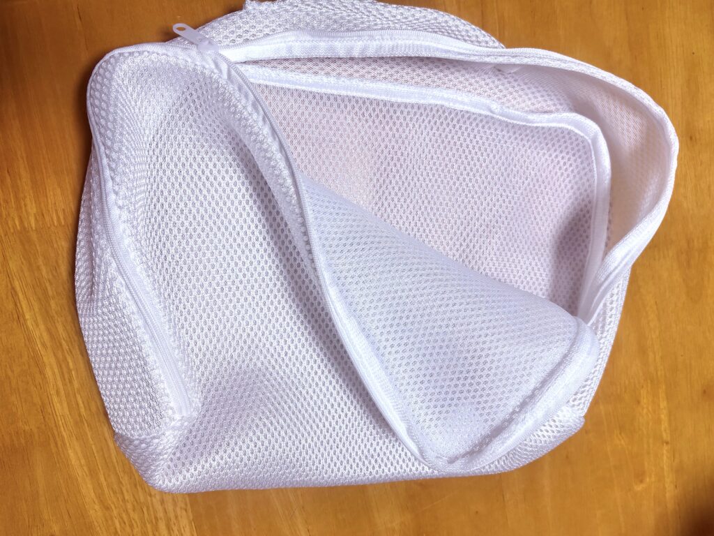 ダイソーのとって付きバッグ型洗濯ネット