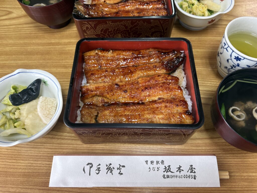 坂本屋でいただいた鰻重とお吸い物のセット